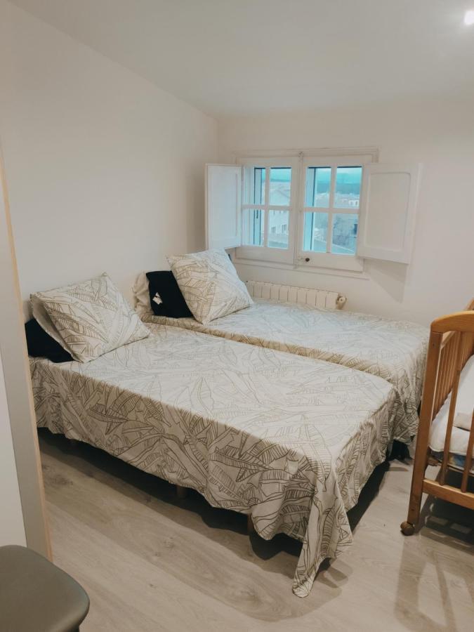Piso en pueblo pequeño tranquilo y acogedor Apartamento Gerona Exterior foto