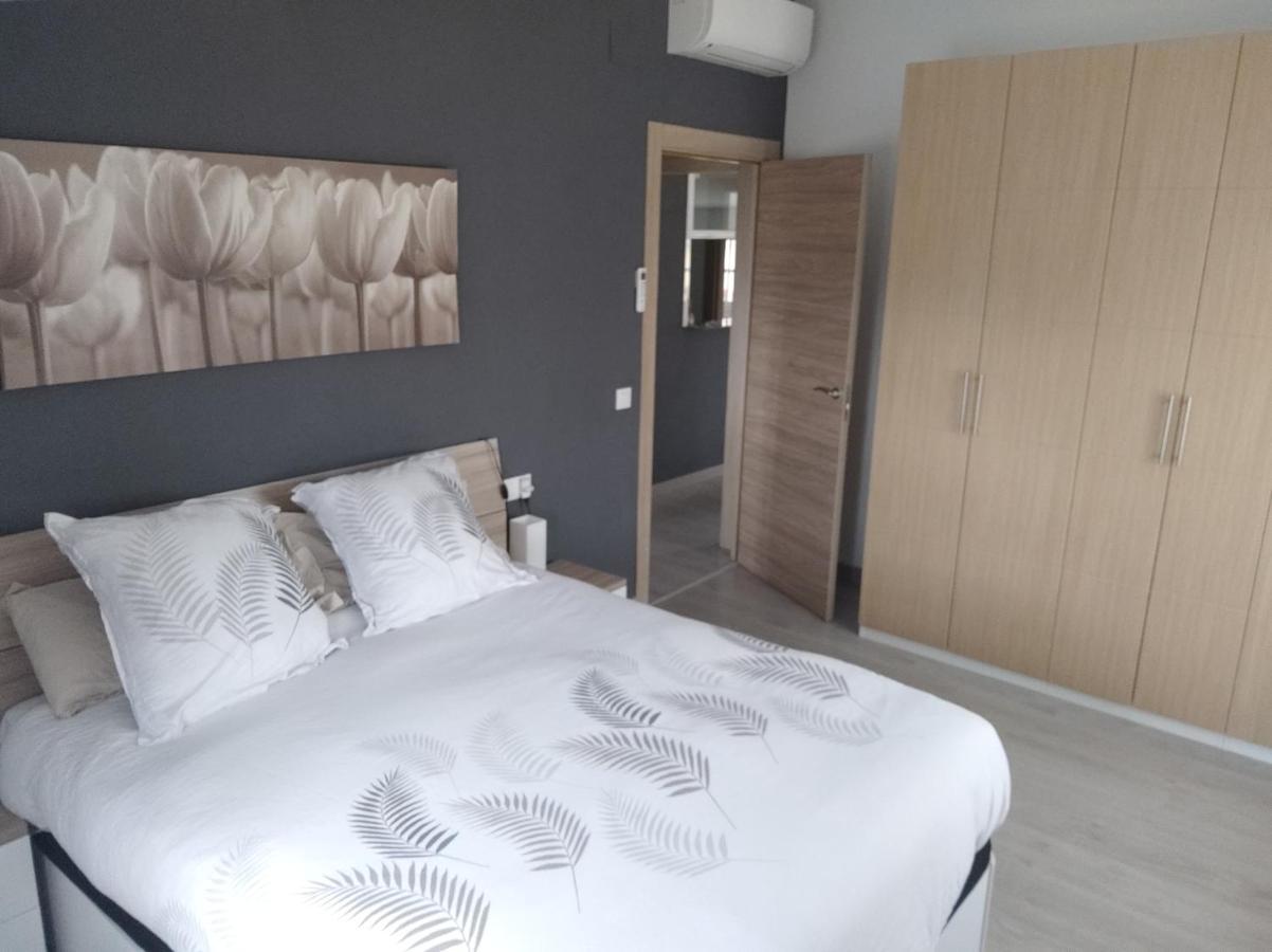 Piso en pueblo pequeño tranquilo y acogedor Apartamento Gerona Exterior foto